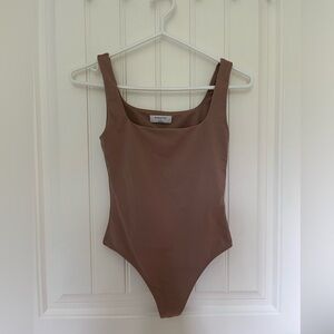 Aritzia Babaton Nude Bodysuit S Warm Taupe